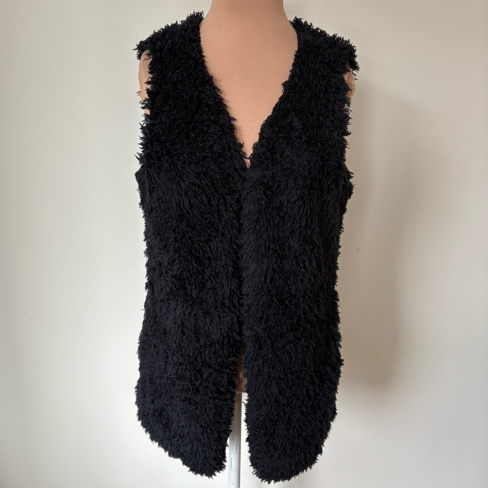 Sail to Sable STS Black Faux Fur Shag Open Front Sleeveless Long Vest Size M